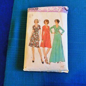 Simplicity 6509 Vintage Sewing Pattern – 1974 Misses’ A-Line Dress – Size 16